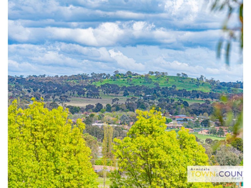 30 Golden Grove, Armidale NSW 2350