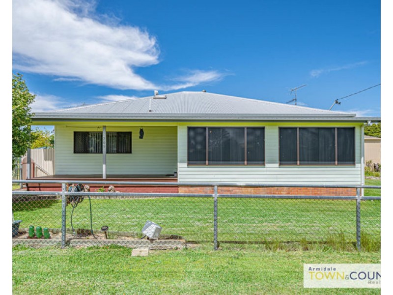 209 Sandon Street, Guyra NSW 2365