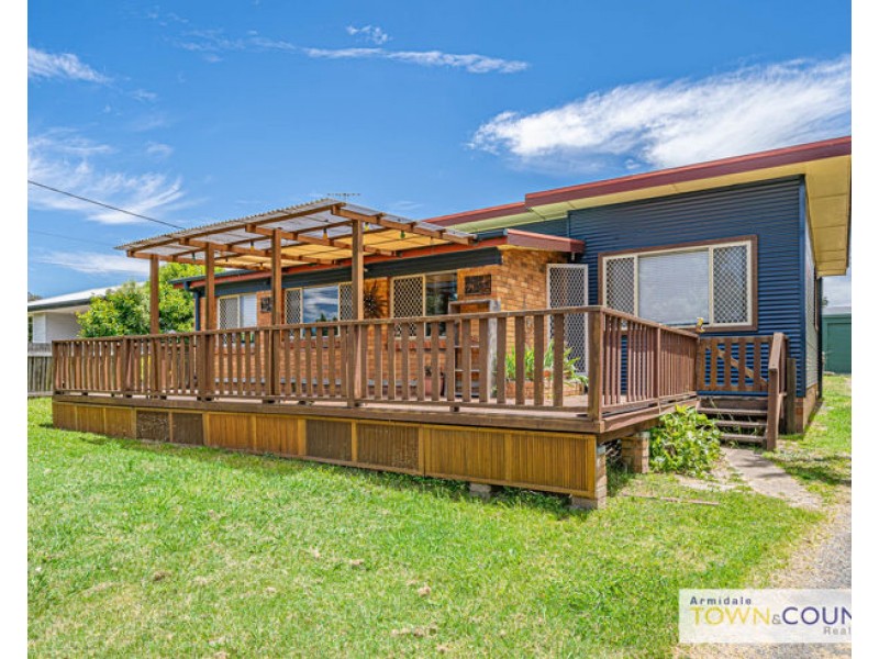 8 Stephens Street, Armidale NSW 2350