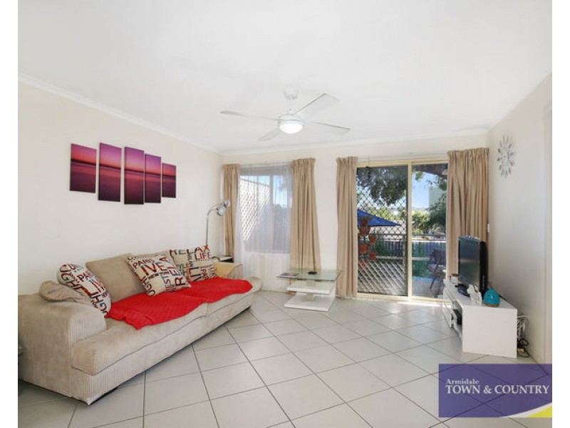 2/15 McShane Avenue, Armidale NSW 2350