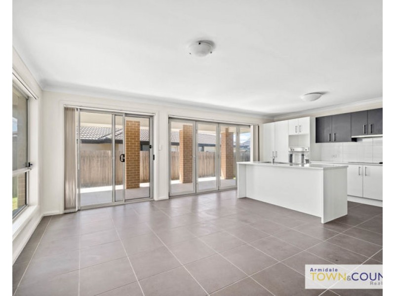 17 Kennedy Street, Armidale NSW 2350