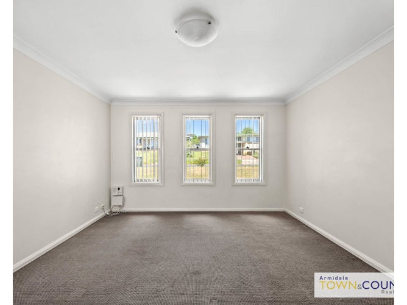 17 Kennedy Street, Armidale NSW 2350