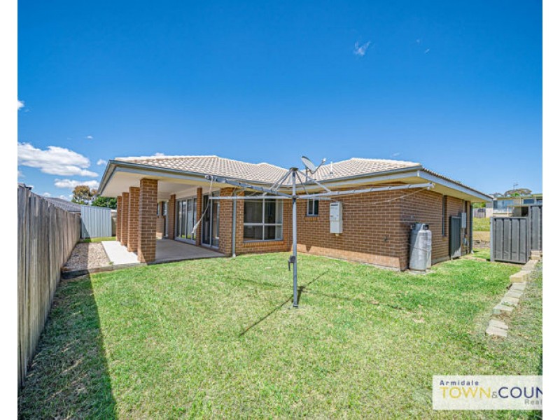 17 Kennedy Street, Armidale NSW 2350