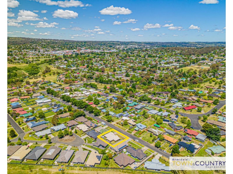 17 Kennedy Street, Armidale NSW 2350