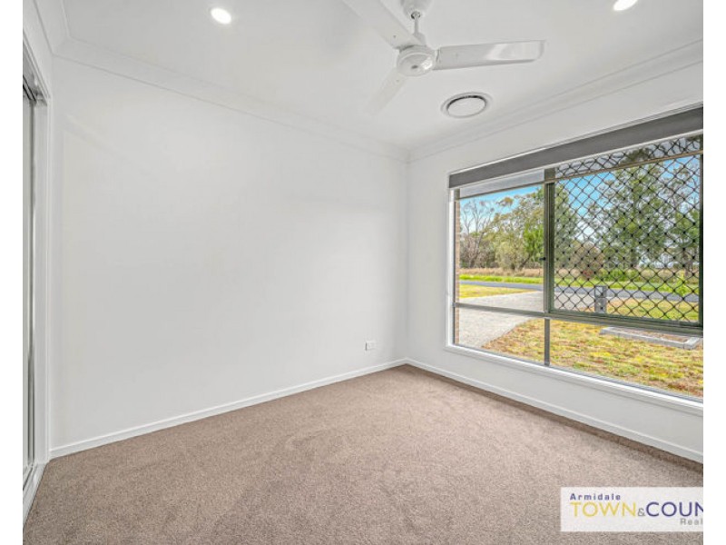 6 McCrossin Street, Uralla NSW 2358