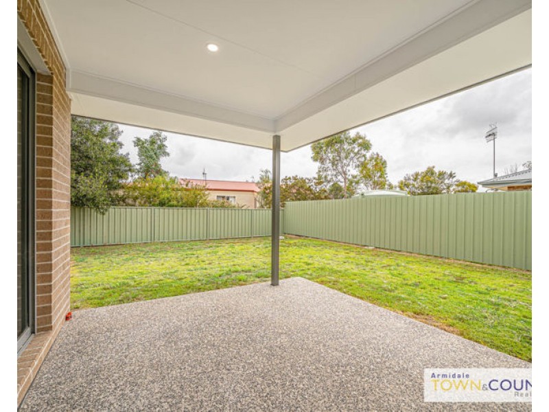 6 McCrossin Street, Uralla NSW 2358