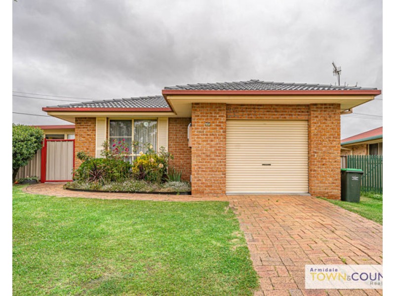 17 Ishbell Drive, Armidale NSW 2350