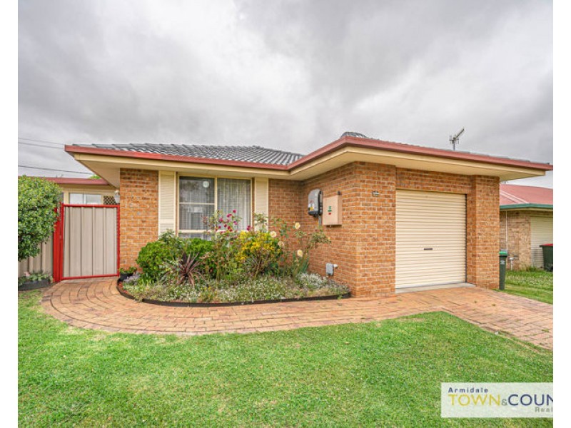 17 Ishbell Drive, Armidale NSW 2350