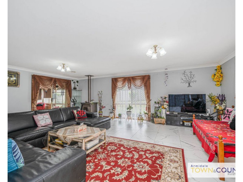 17 Ishbell Drive, Armidale NSW 2350