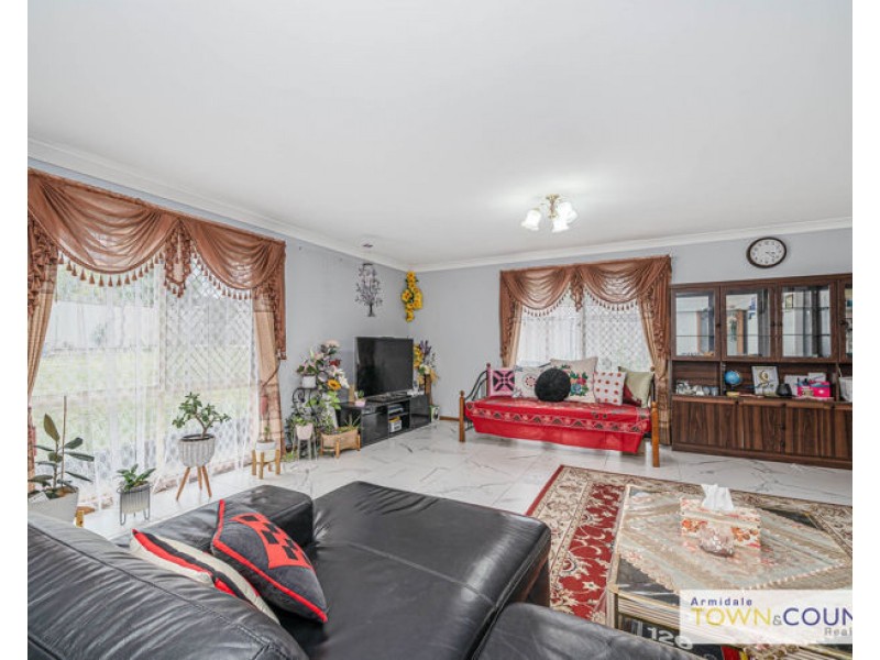 17 Ishbell Drive, Armidale NSW 2350