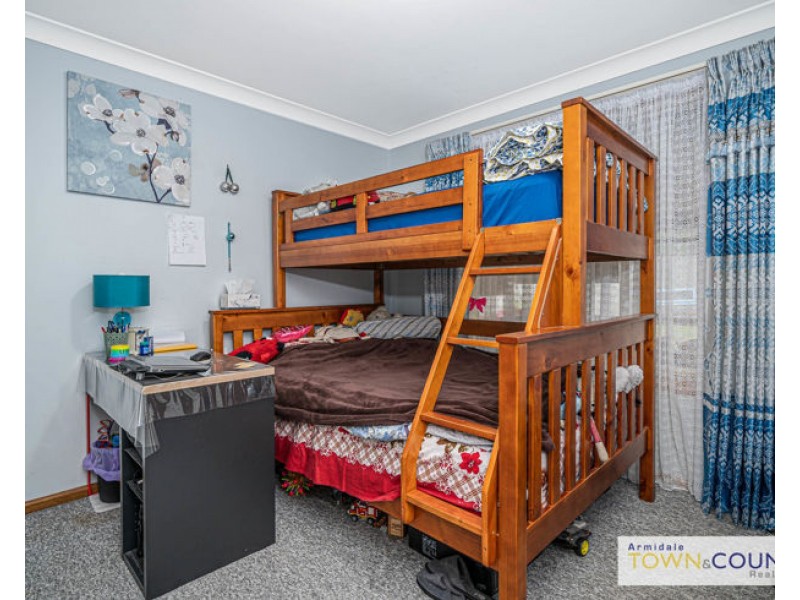 17 Ishbell Drive, Armidale NSW 2350