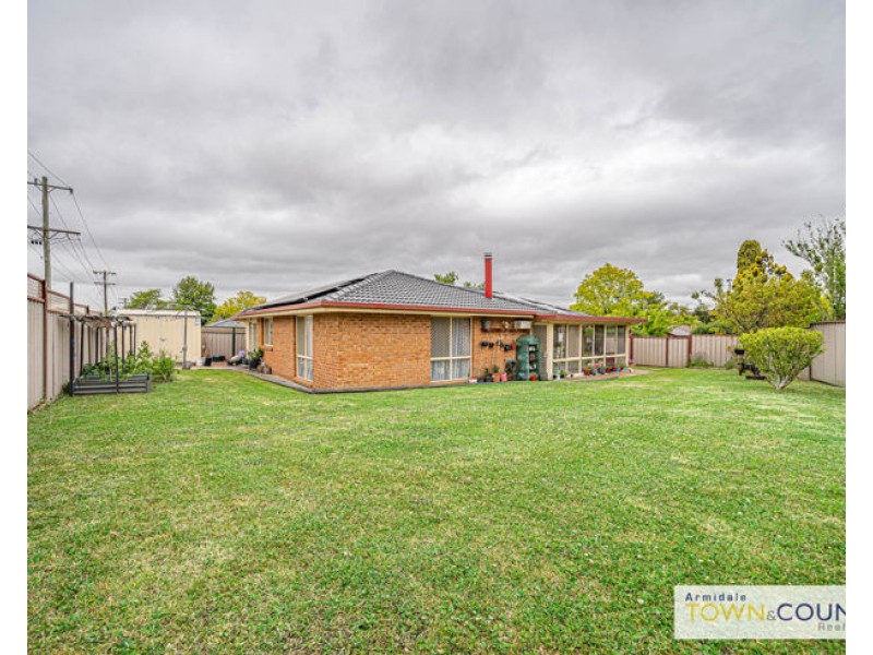 17 Ishbell Drive, Armidale NSW 2350