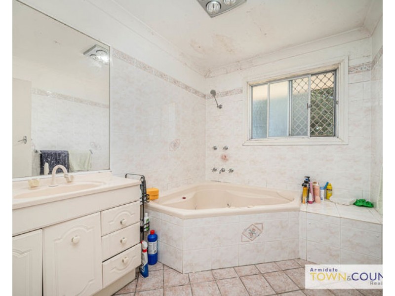 213 Canambe Street, Armidale NSW 2350