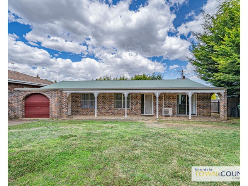 1 Stewart Crescent, Armidale NSW 2350