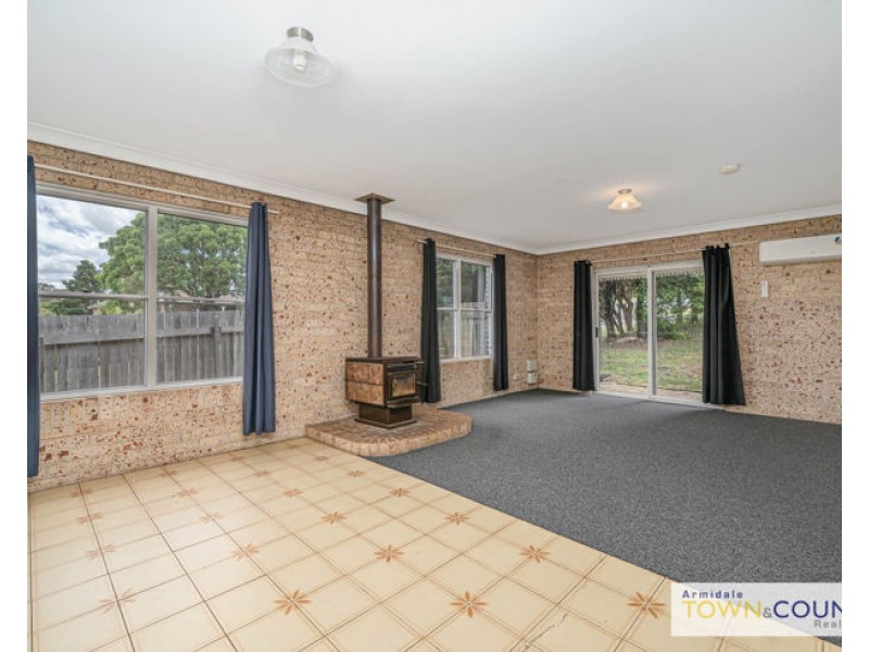 1 Stewart Crescent, Armidale NSW 2350