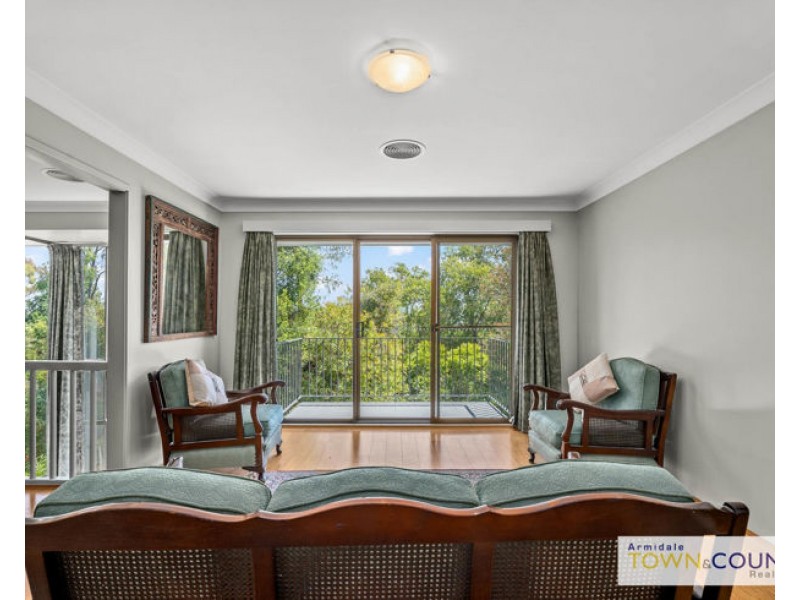 6 Bishop Crescent, Armidale NSW 2350