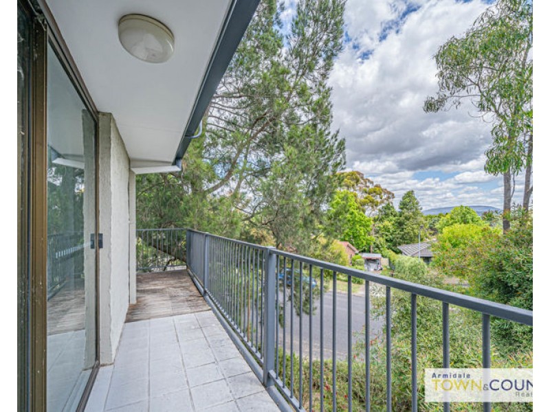 6 Bishop Crescent, Armidale NSW 2350
