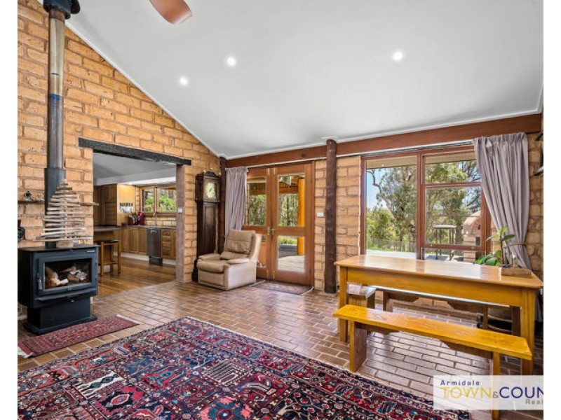 206 Mundays Lane, Armidale NSW 2350