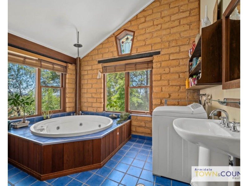 206 Mundays Lane, Armidale NSW 2350
