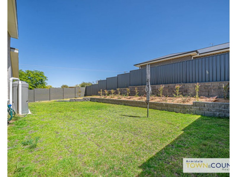 6 Bruce Close, Armidale NSW 2350