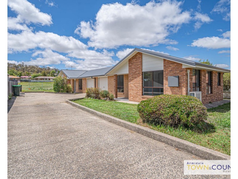 1/18 Northey Drive, Armidale NSW 2350