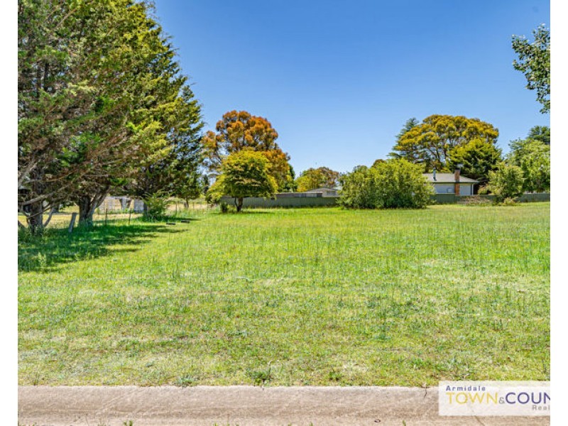 32 & 34 White Avenue, Armidale NSW 2350