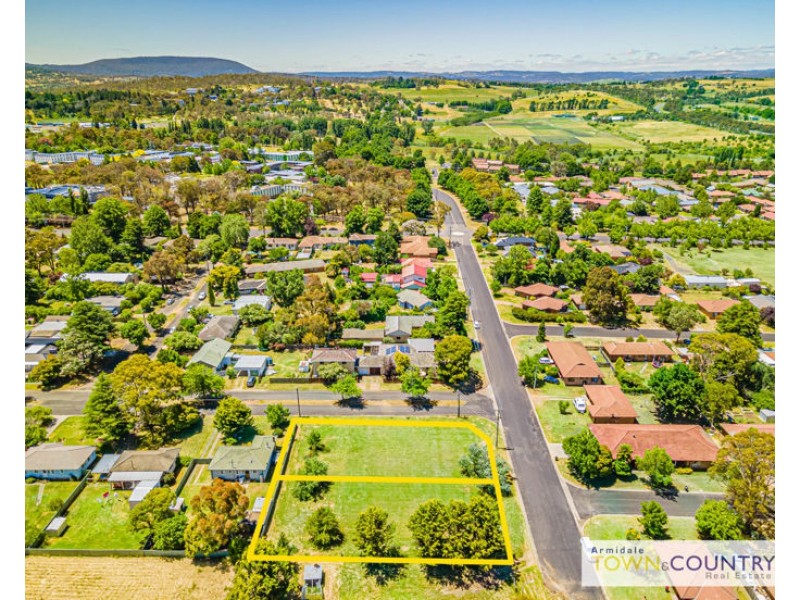 32 & 34 White Avenue, Armidale NSW 2350