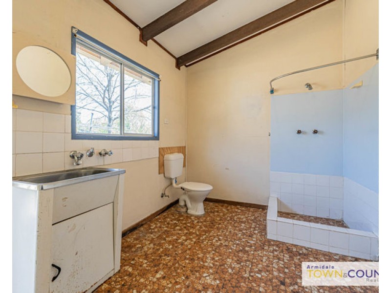 7 Bishop Crescent, Armidale NSW 2350