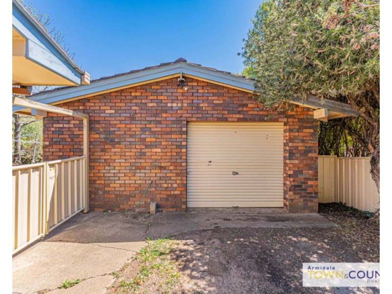7 Bishop Crescent, Armidale NSW 2350