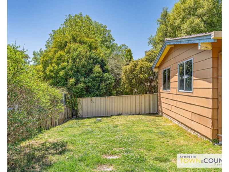 7 Bishop Crescent, Armidale NSW 2350