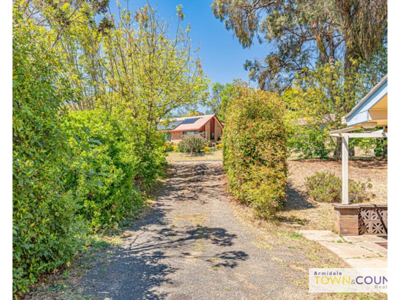 7 Bishop Crescent, Armidale NSW 2350
