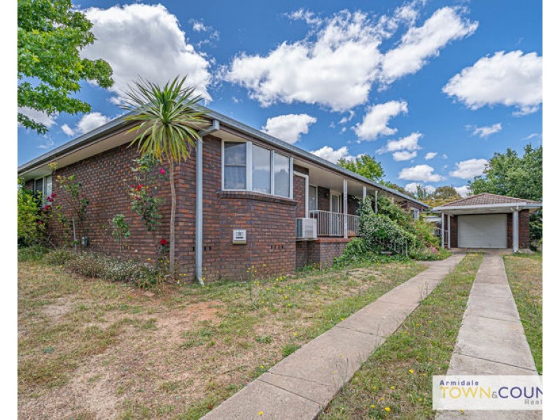 35 Penfold Place, Armidale NSW 2350