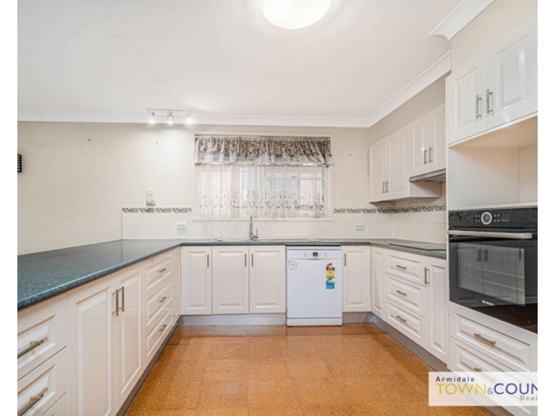 35 Penfold Place, Armidale NSW 2350