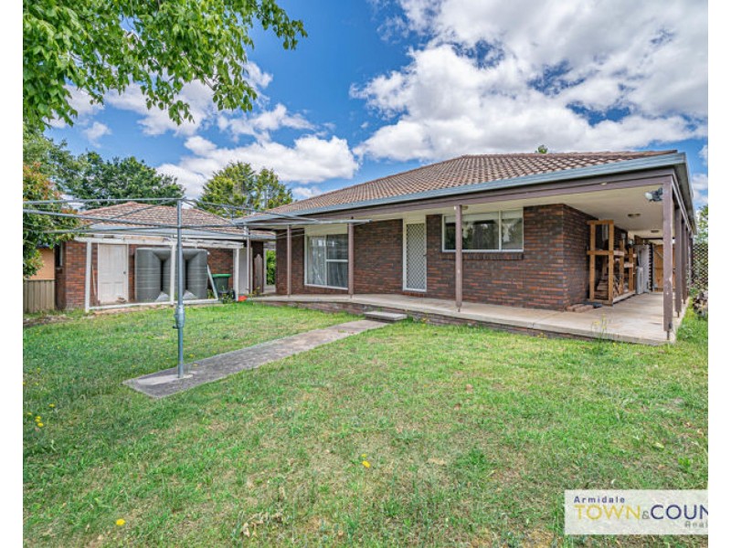 35 Penfold Place, Armidale NSW 2350