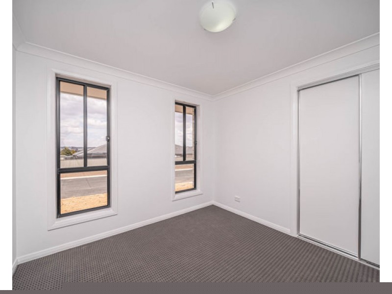 16 Peterson Drive, Armidale NSW 2350