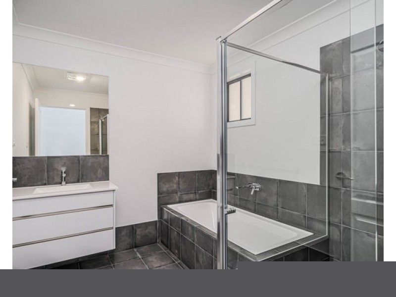 16 Peterson Drive, Armidale NSW 2350