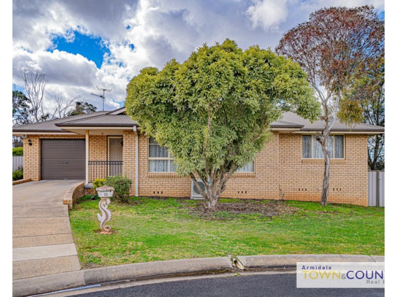2/2 Keena Close, Armidale NSW 2350