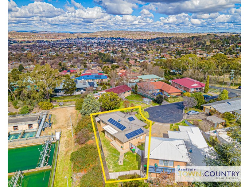 2/2 Keena Close, Armidale NSW 2350