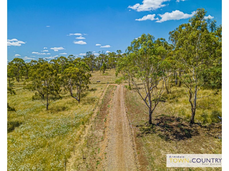 23 Imbandja Lane, Armidale NSW 2350