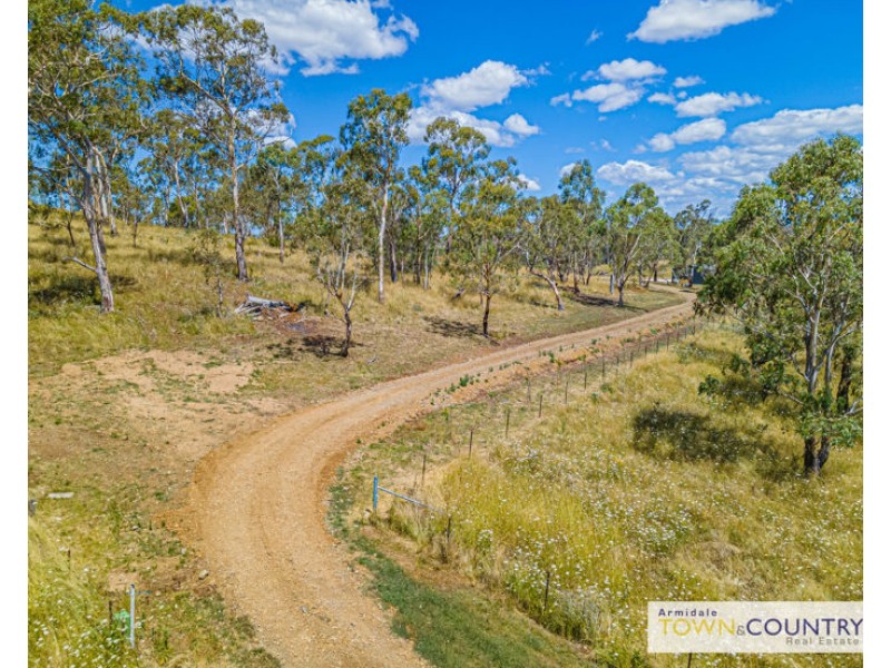 23 Imbandja Lane, Armidale NSW 2350