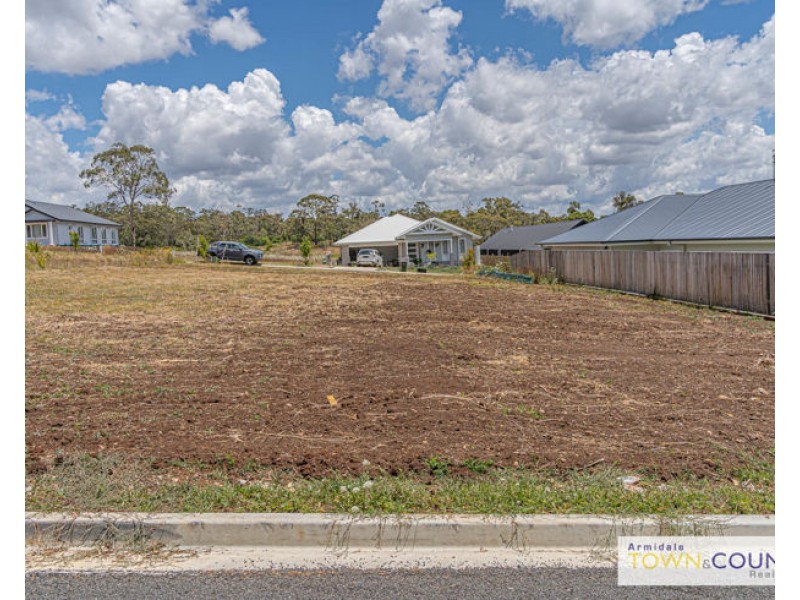 17 Melba Place, Armidale NSW 2350