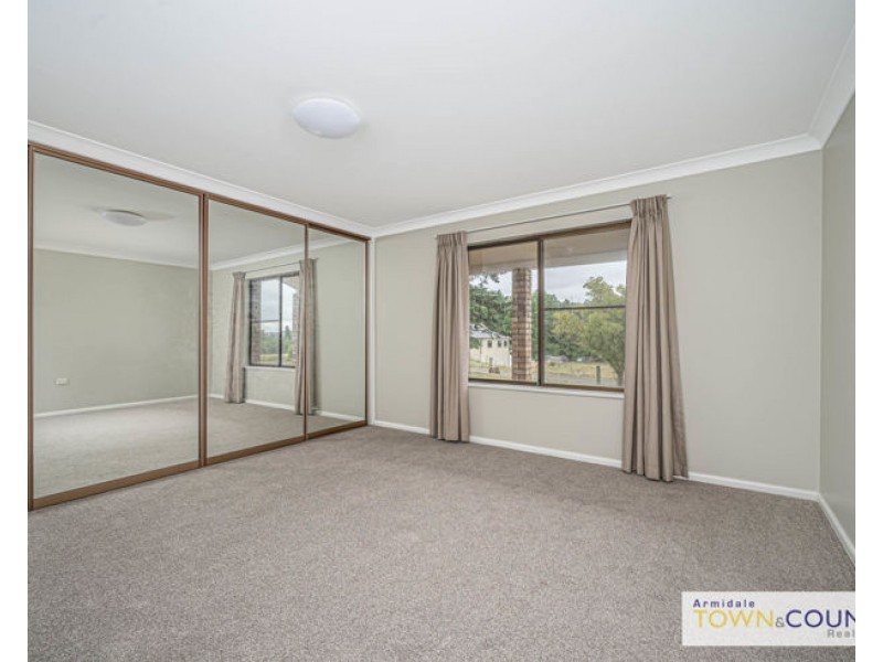4 Harrison Place, Armidale NSW 2350