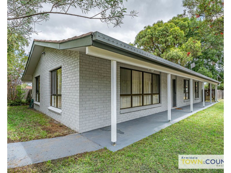 30 Verna Close, Armidale NSW 2350