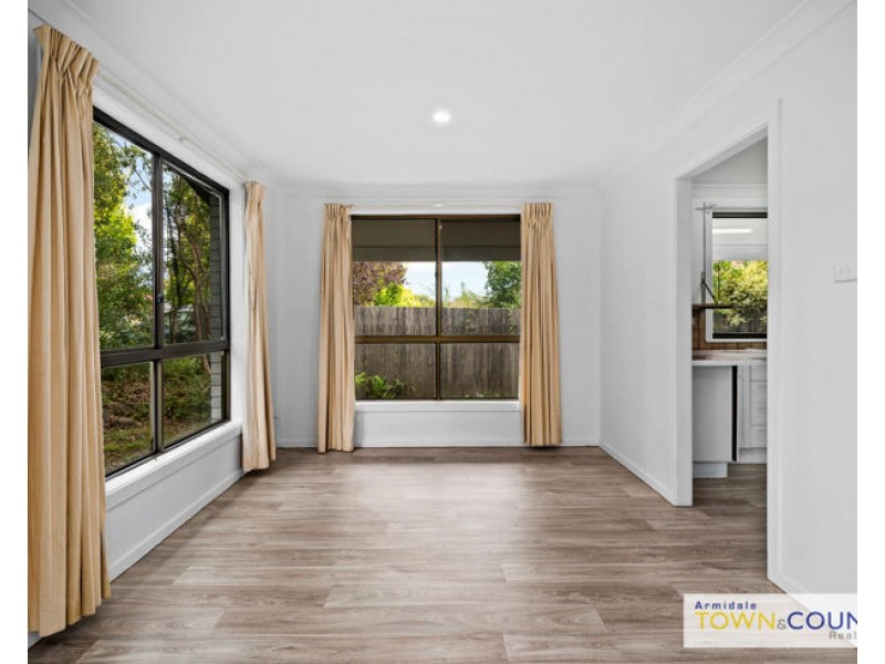 30 Verna Close, Armidale NSW 2350