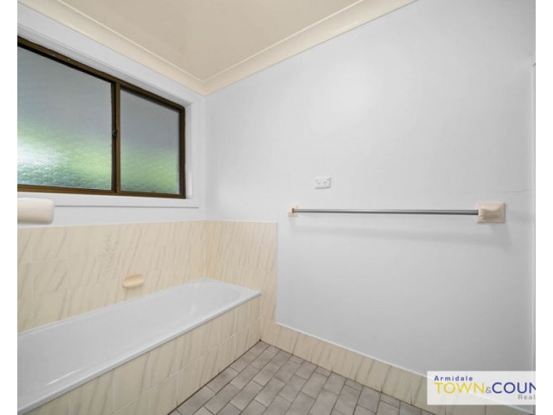 30 Verna Close, Armidale NSW 2350