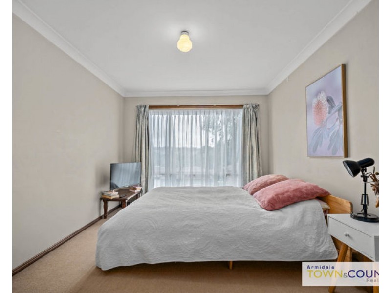 2/16 Napier Court, Armidale NSW 2350