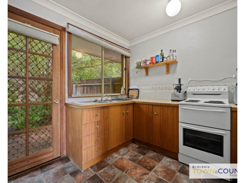2/16 Napier Court, Armidale NSW 2350