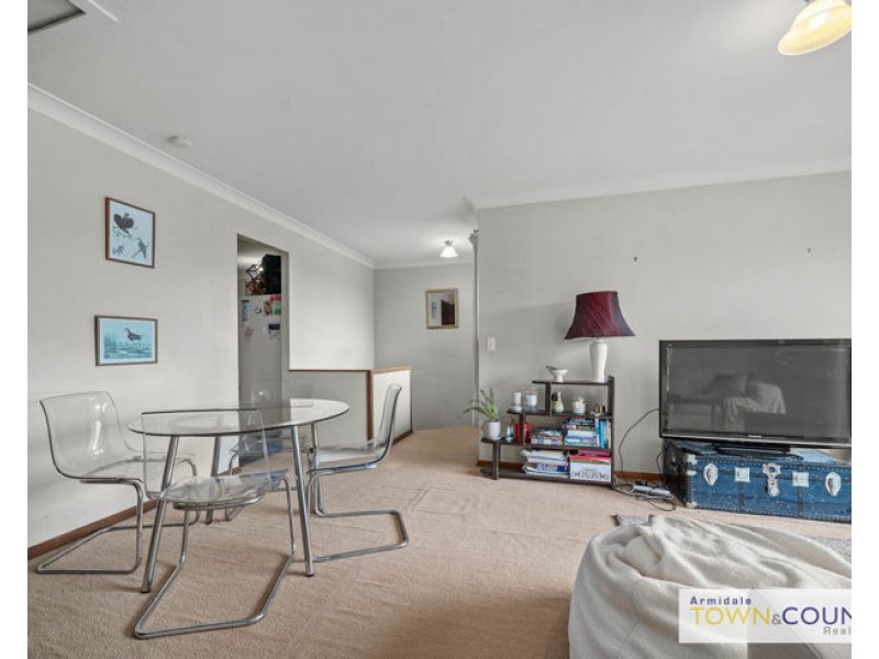 2/16 Napier Court, Armidale NSW 2350