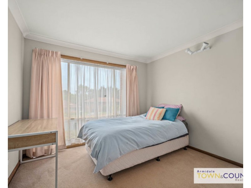 2/16 Napier Court, Armidale NSW 2350