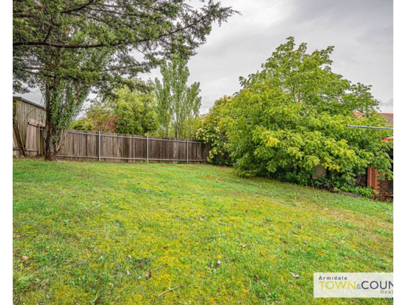 2/16 Napier Court, Armidale NSW 2350